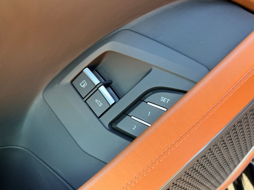 Used 2025 Black Lamborghini SE image 14