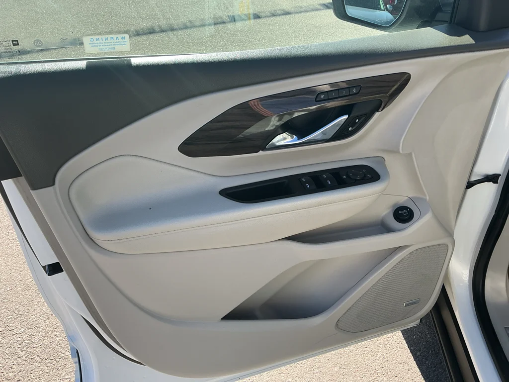 Used 2020 Summit White GMC Denali image 10