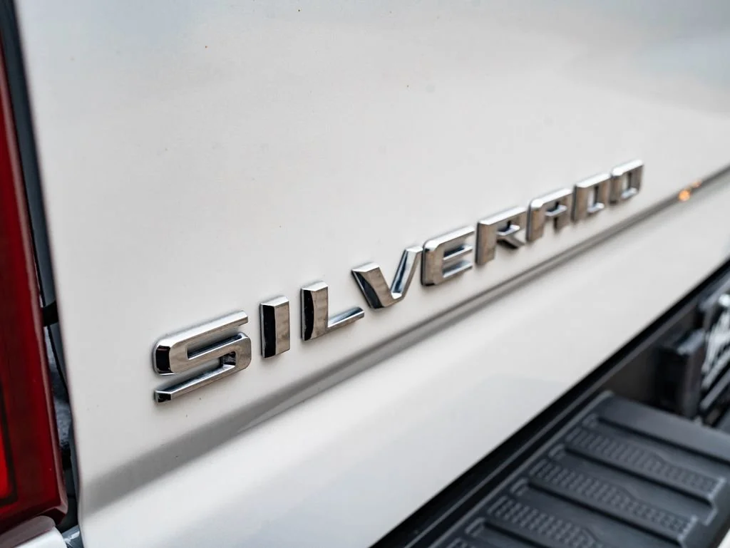 Used 2022 Iridescent Pearl Tricoat Chevrolet High Country image 15