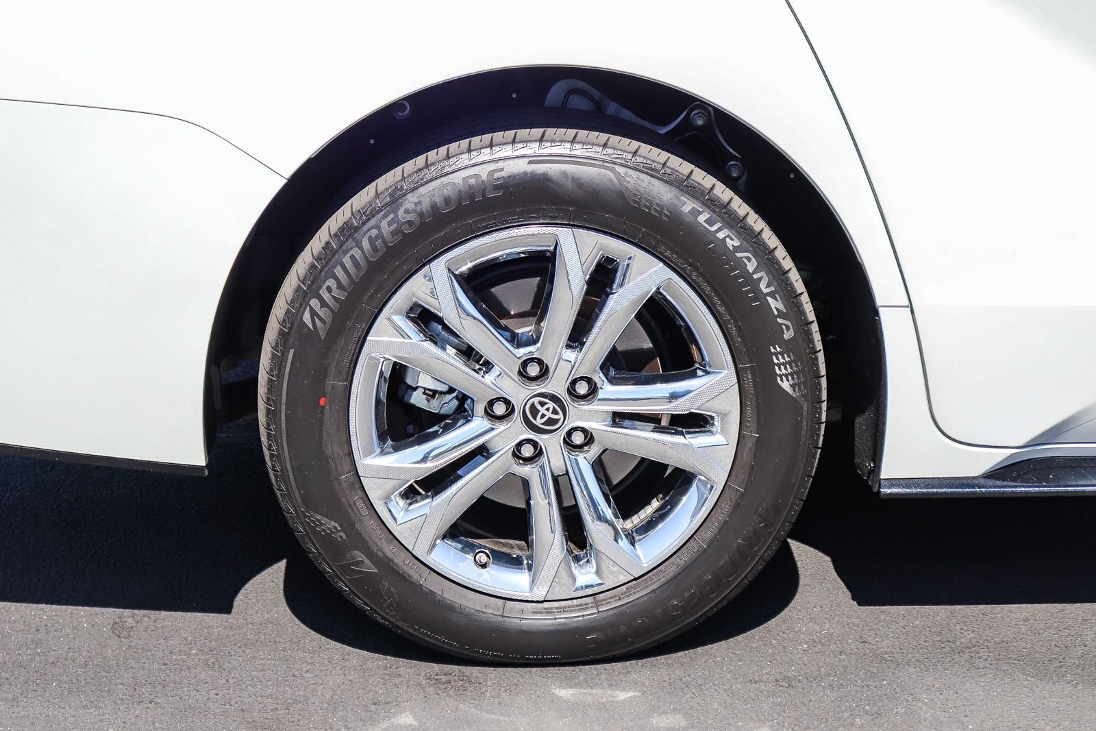 Certified Used 2024 Pearl Toyota Platinum image 9