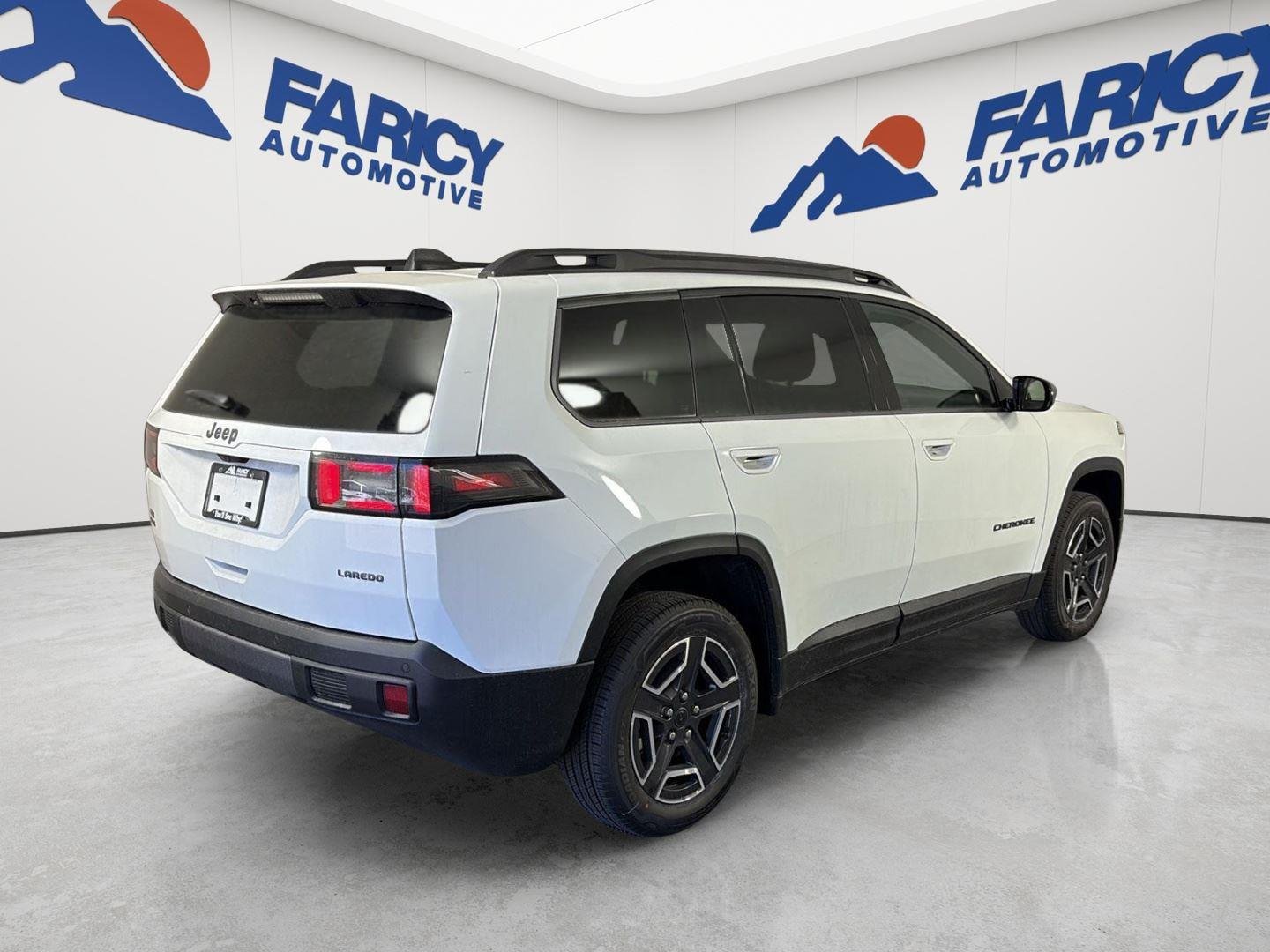 New 2026 Bright White Clear-Coat Exterior Paint Jeep Laredo image 4