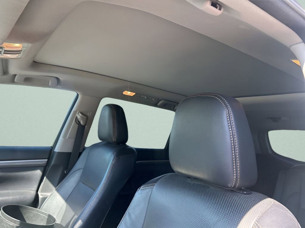 Used 2017 Blizzard Pearl Toyota Limited Platinum image 21