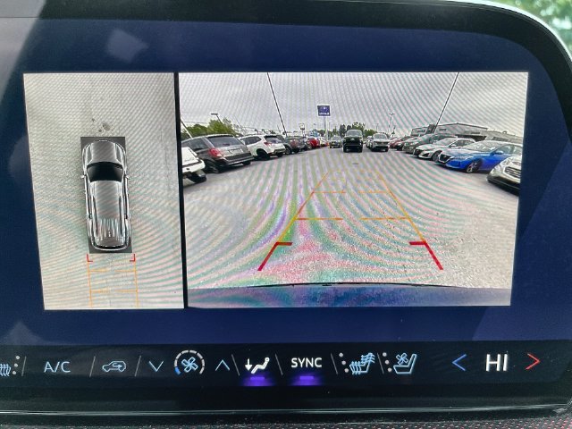 2027 Chevrolet Traverse photo 26 of 38