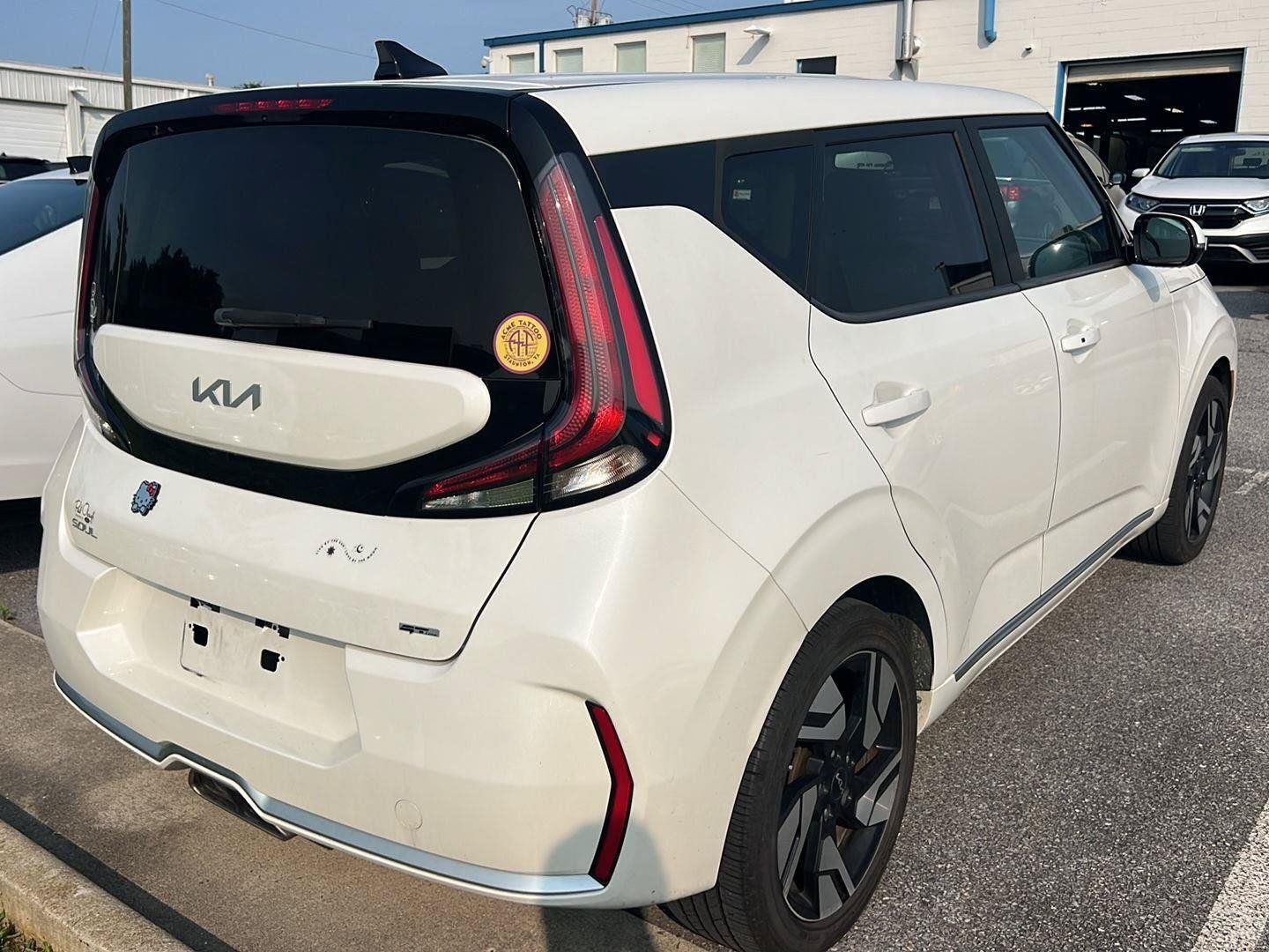 Used 2023 Snow White Pearl Kia GT-Line image 4