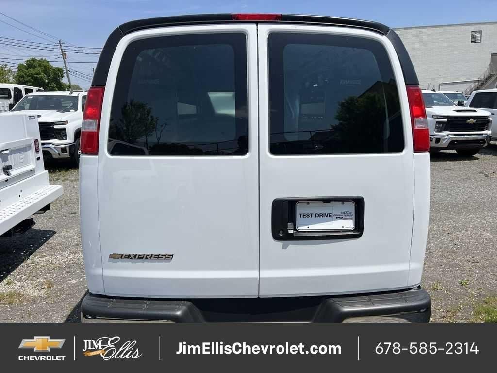 2025 Chevrolet Express Cargo Work Van - Photo 6