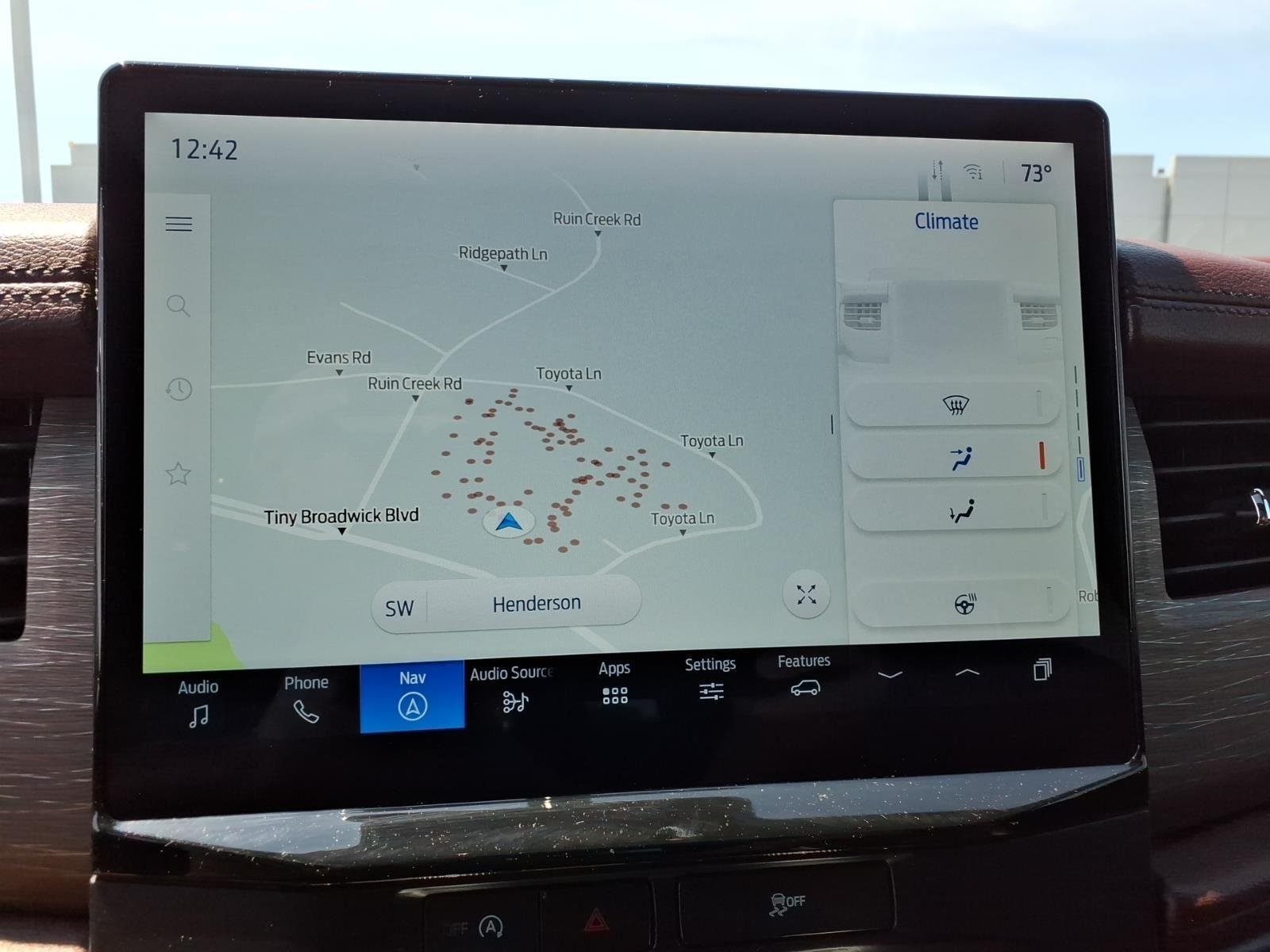 Used 2024  Ford Limited image 4