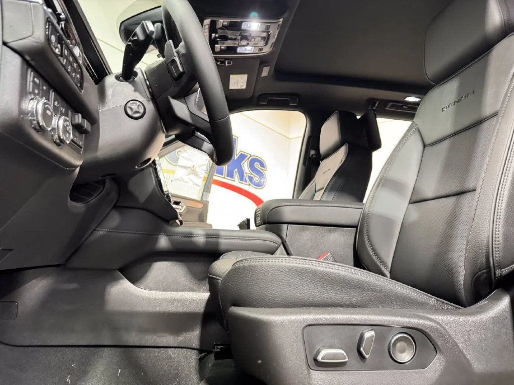 2026 GMC Yukon XL Denali - Photo 8