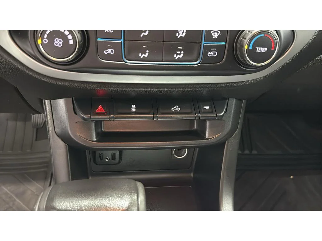 Used 2020 Summit White Chevrolet LT image 25