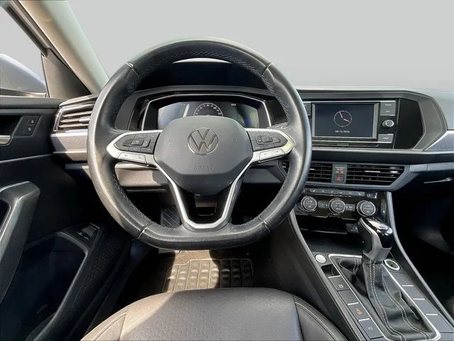 Used 2024  Volkswagen 1.5T SE image 10