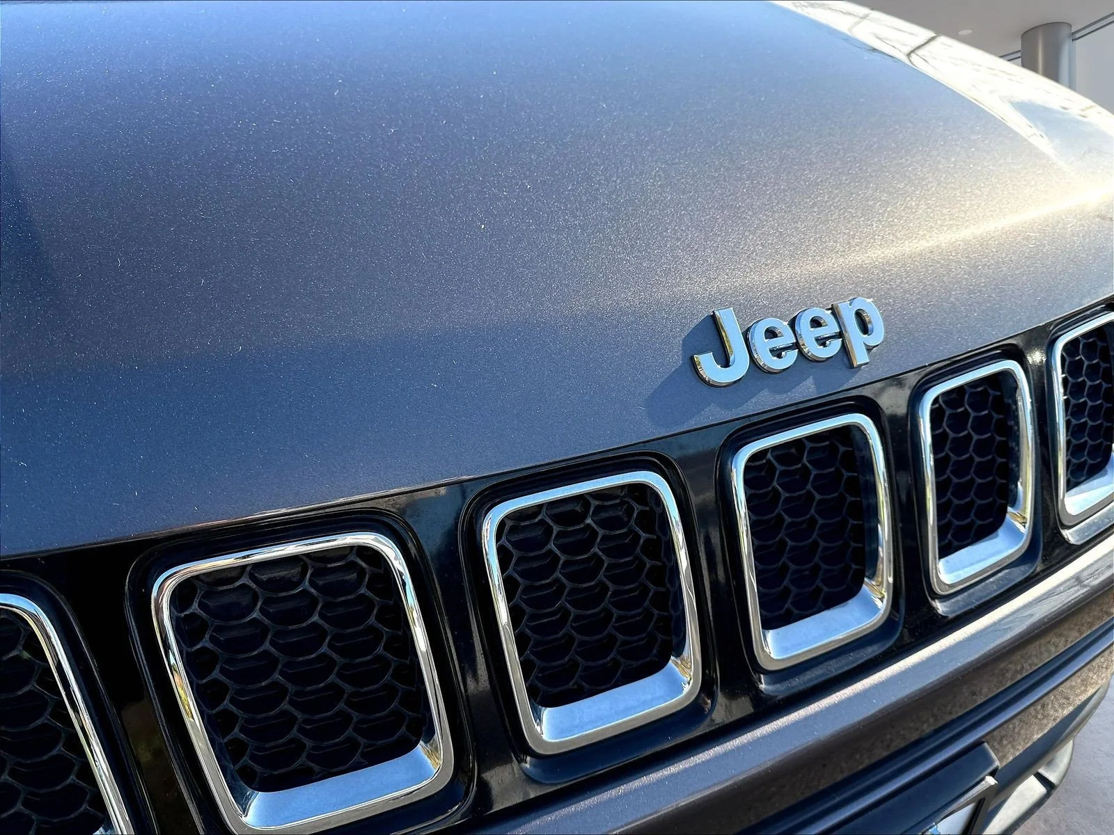 Used 2020 Crystal Metallic Jeep Latitude image 34