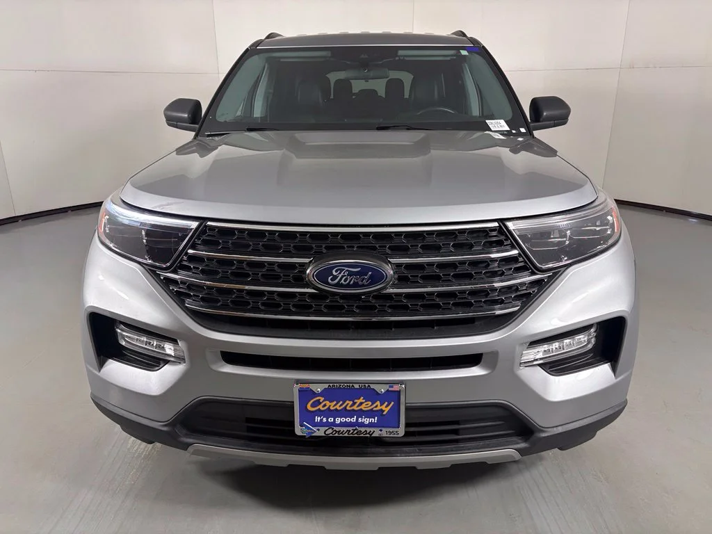 Used 2023 Silver Ford XLT image 3