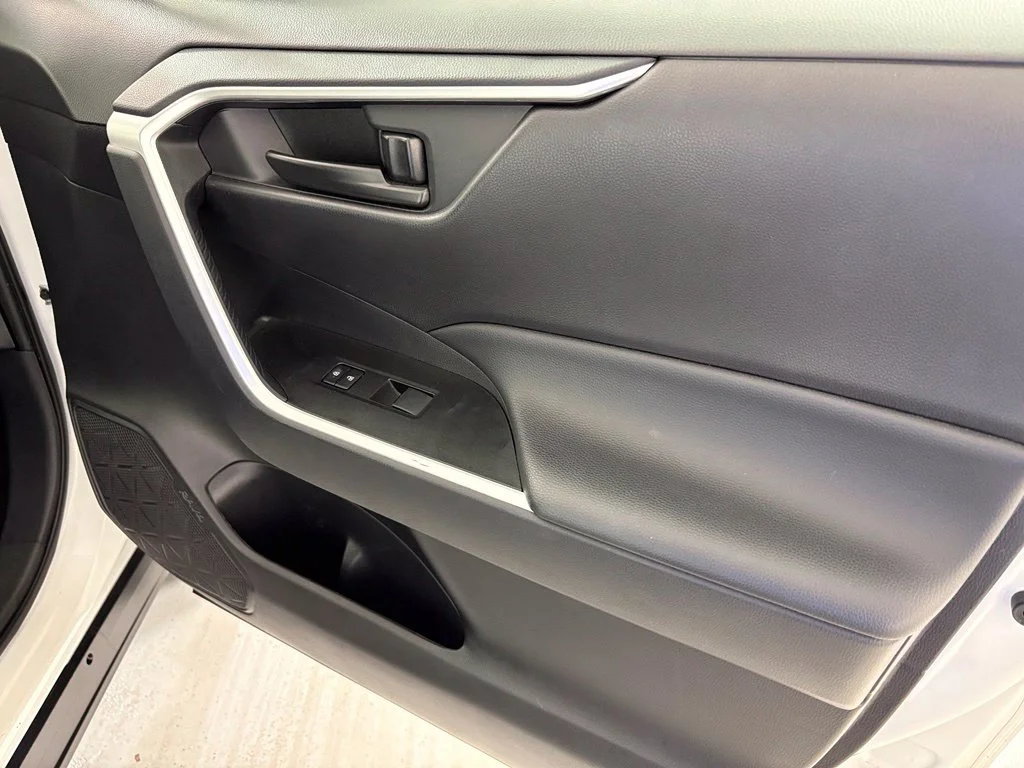 Used 2025 White Toyota LE image 36