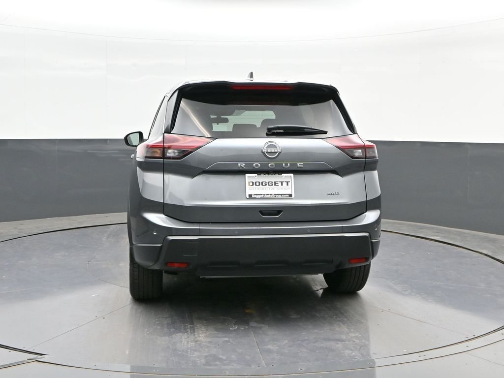 Used 2025 Gray Nissan SV image 8