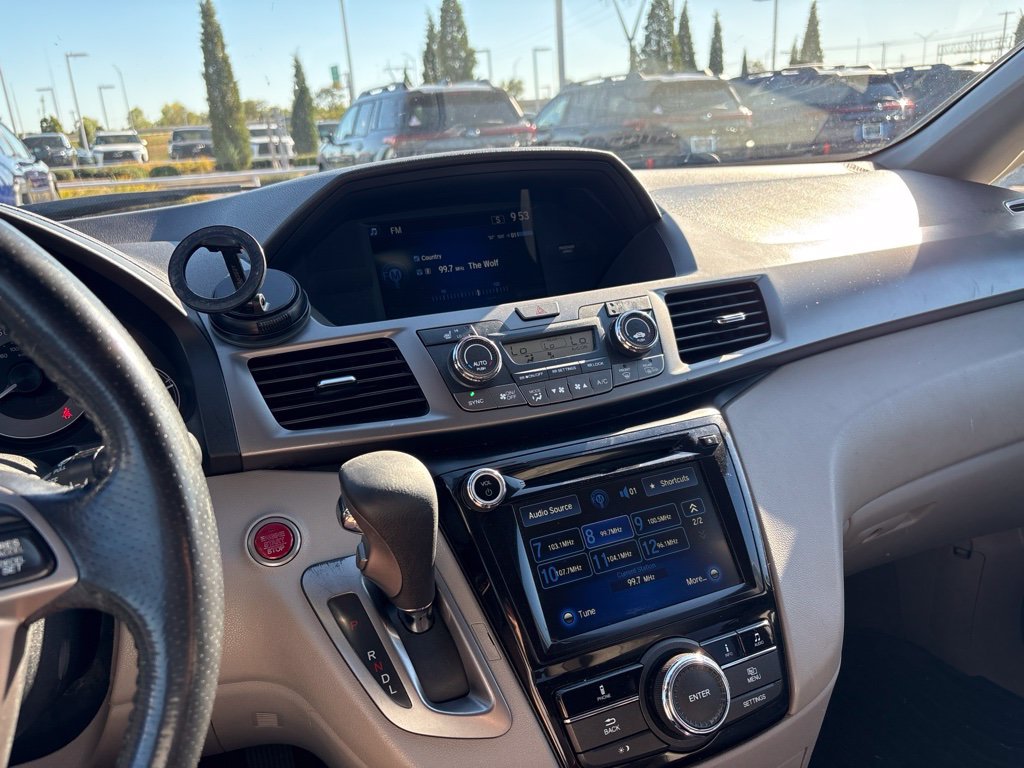 Used 2016 Gray Honda EX-L image 3