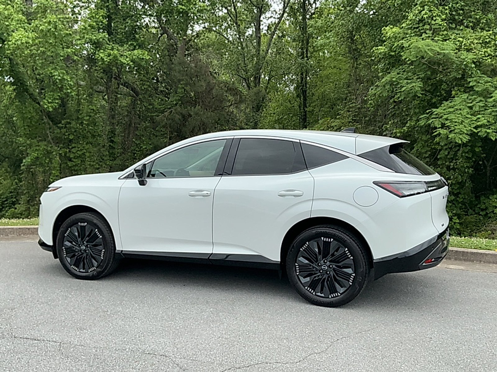 New 2026 Everest White Pearl Tricoat Nissan Platinum image 3