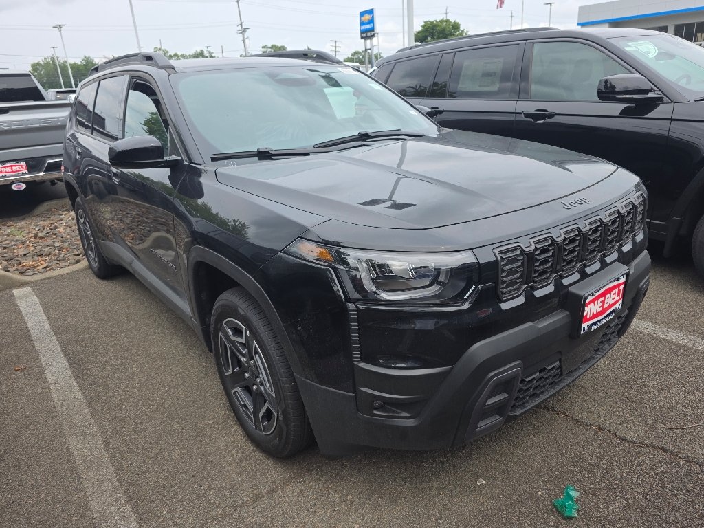 New 2026 Diamond Black Crystal Pearl-Coat Exterior Paint Jeep Laredo image 2
