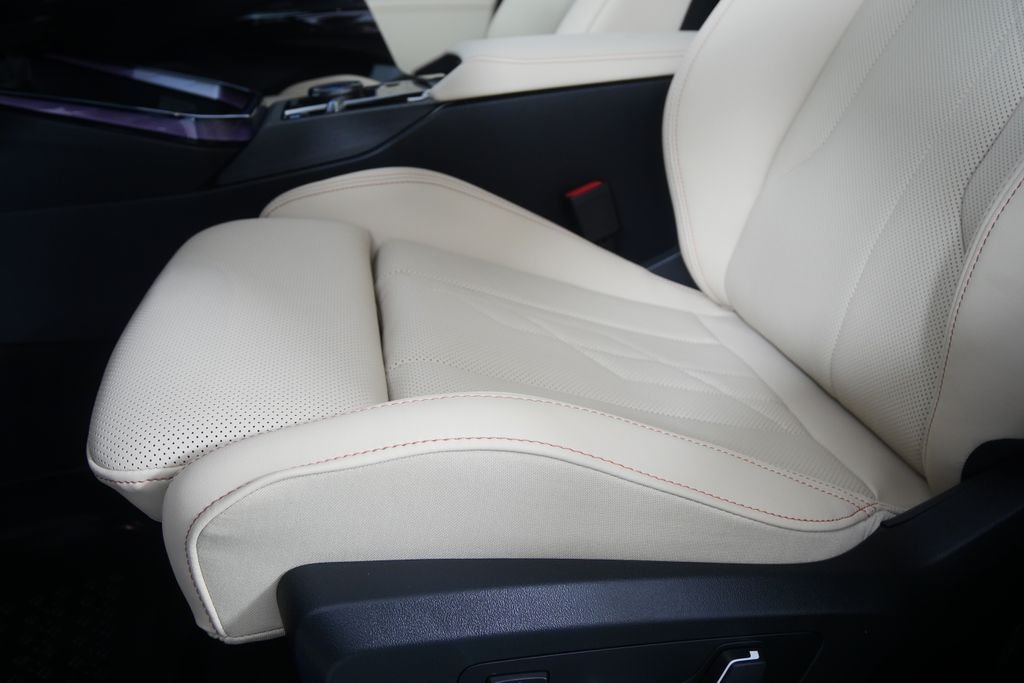 Used 2026 Alpine White BMW 30 xDrive image 8
