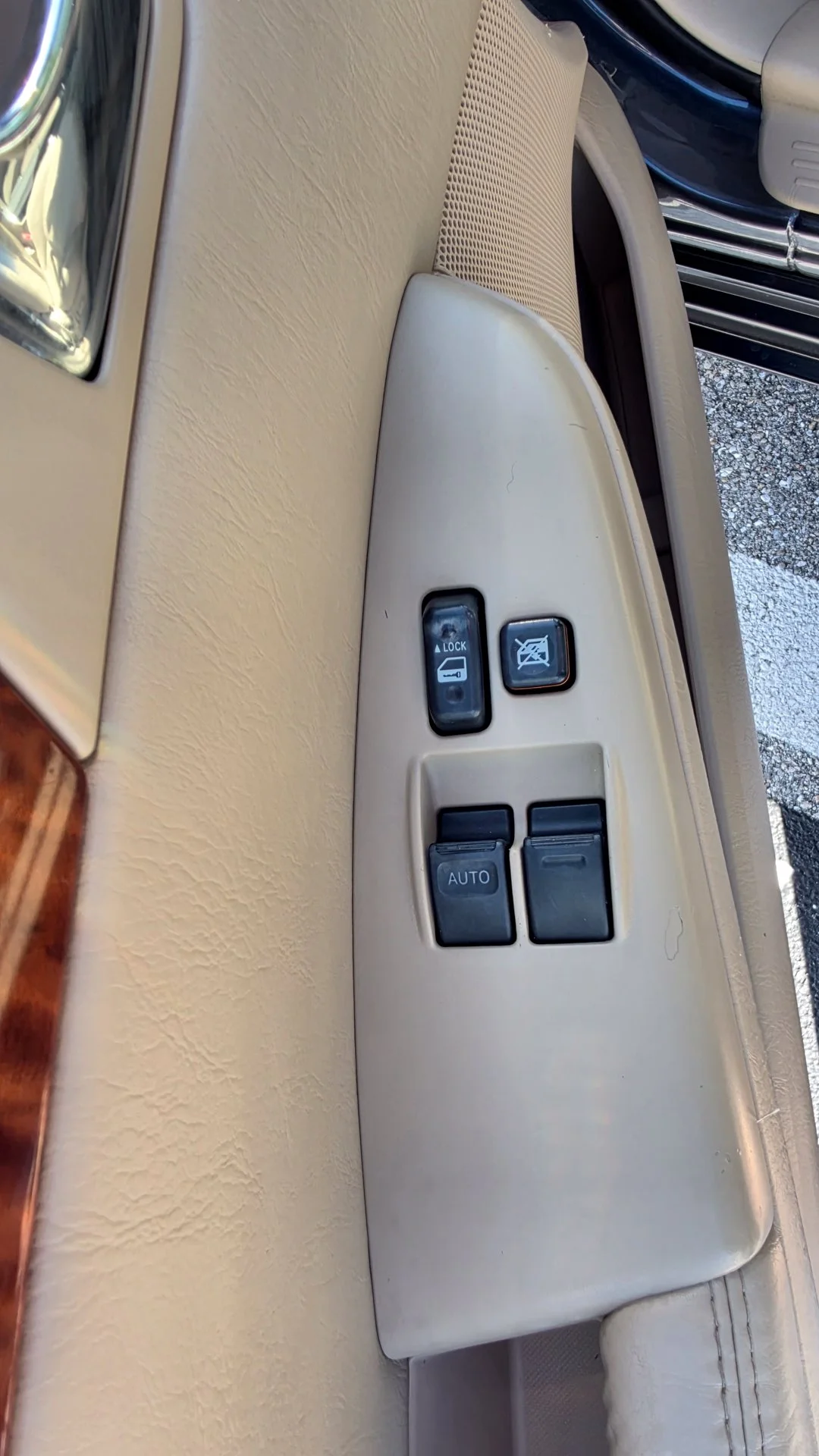 Used 2008 Gray Metallic Toyota SLE image 15