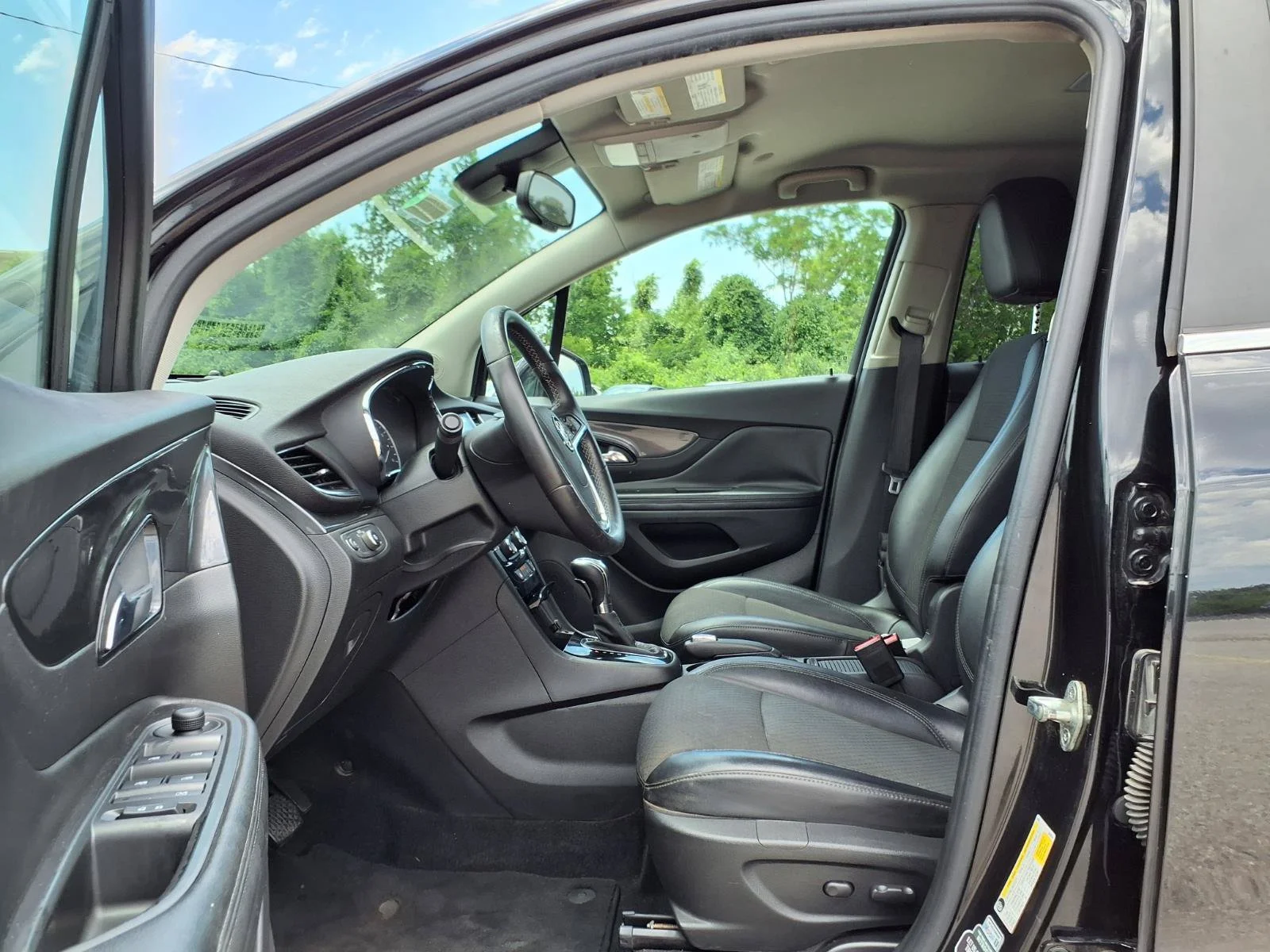 Used 2019 Ebony Twilight Metallic Buick Preferred image 21
