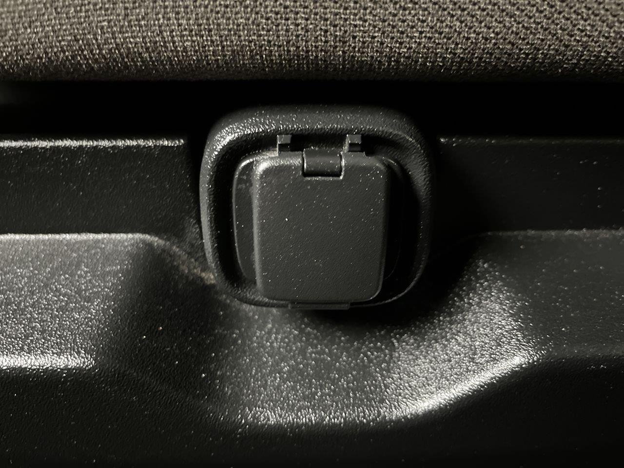 Used 2016 Blue Jeans Metallic Ford XLT image 12