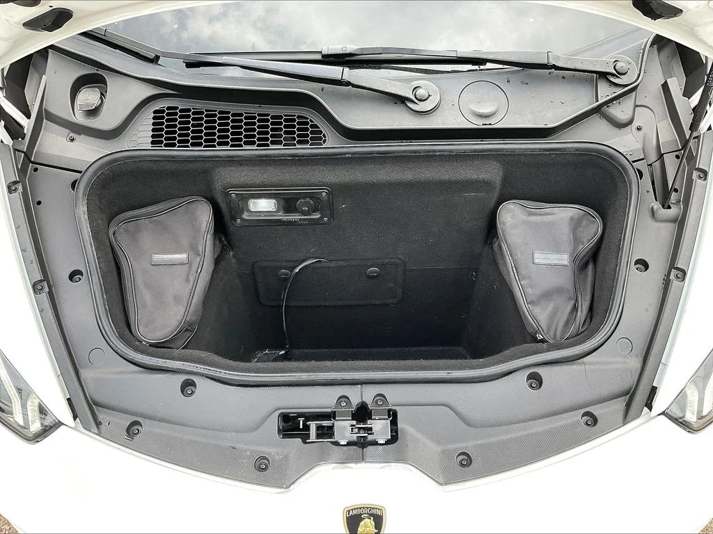 Used 2019  Lamborghini LP580-2S image 27