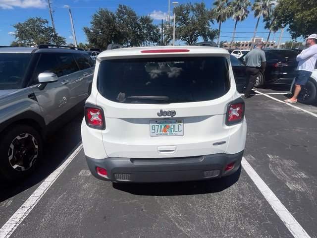 Used 2021 Alpine White Clearcoat Jeep Latitude image 7