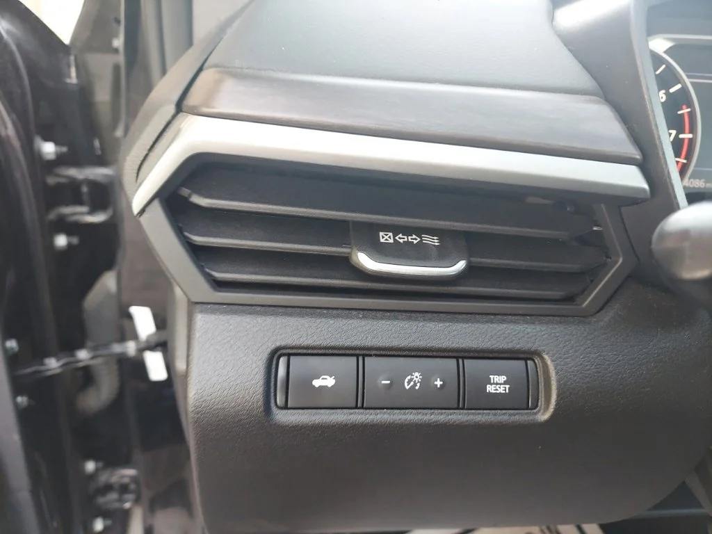 Used 2025 Black Nissan 2.5 SV image 21