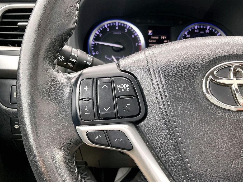 Used 2018 Silver Toyota Limited image 24