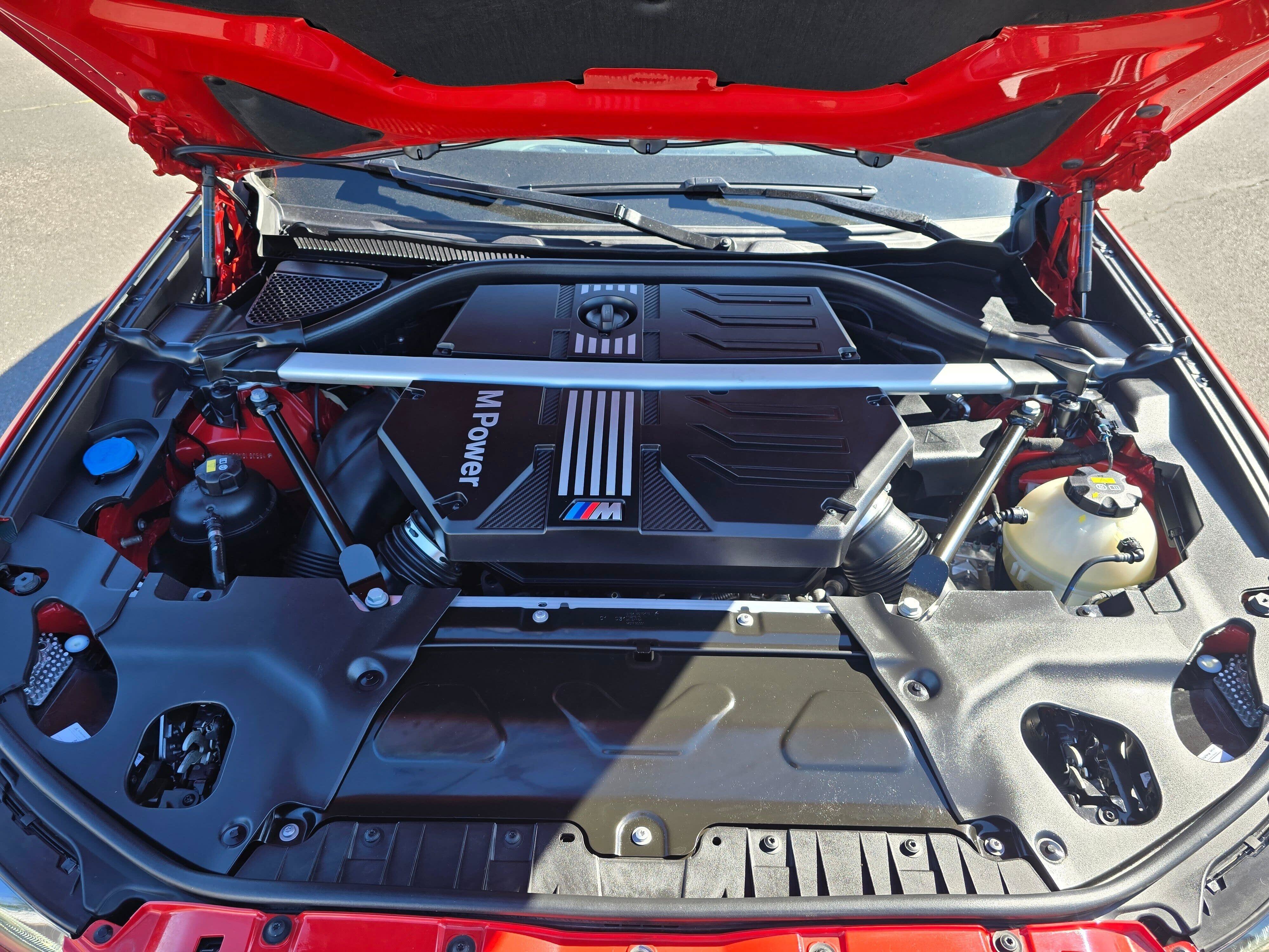 Used 2022 Toronto Red Metallic BMW M image 9
