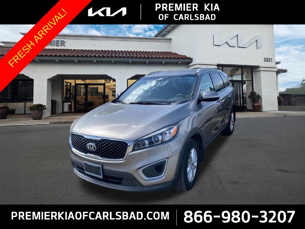 Used 2017 Silver Kia LX image 1
