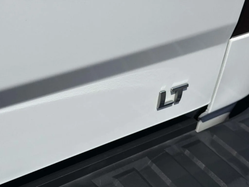 Used 2018 Summit White Chevrolet LT image 10