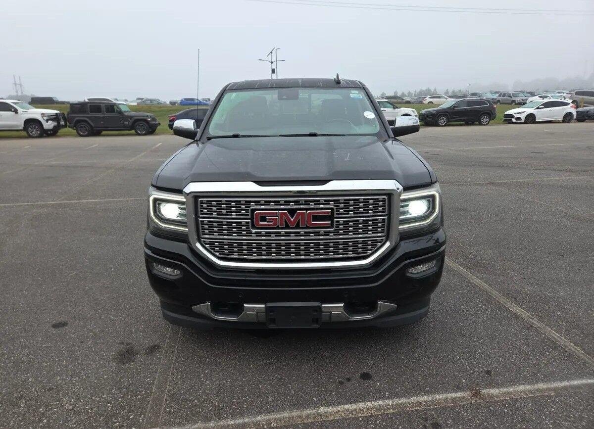 Used 2017 Onyx Black GMC Denali image 4