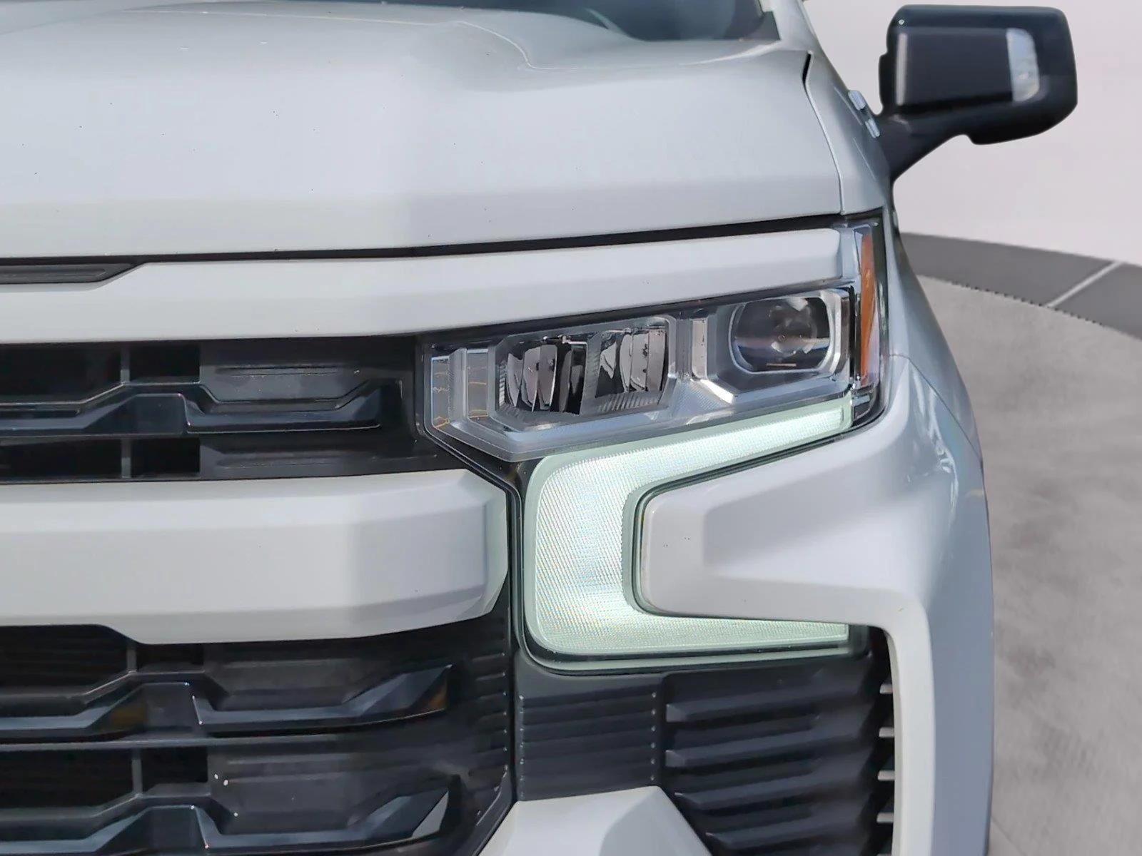 Used 2022 Summit White Chevrolet RST image 37