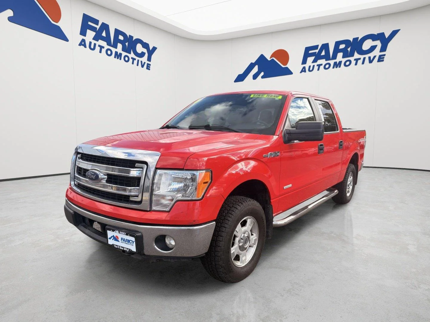 Used 2014 Race Red Ford XLT image 1