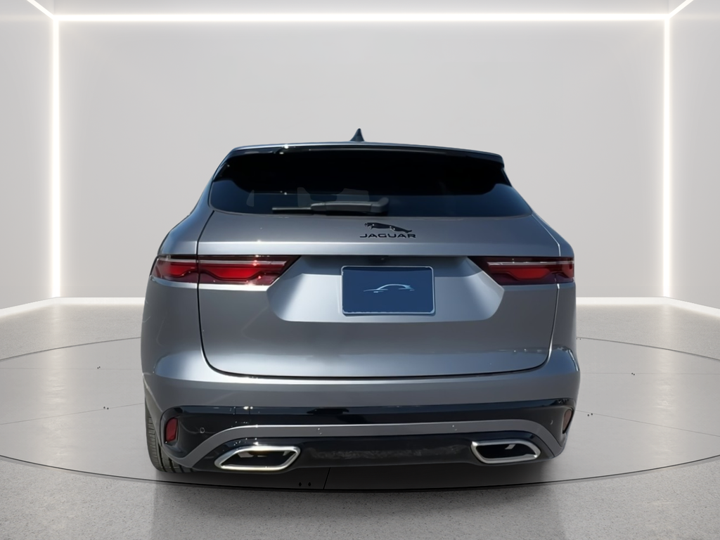 Used 2025  Jaguar P400 R-Dynamic S image 4