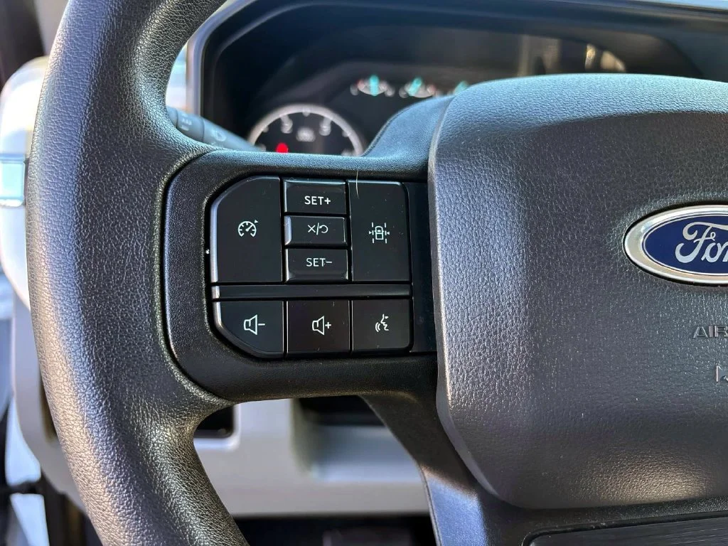 Used 2024 Oxford White Ford XLT image 17