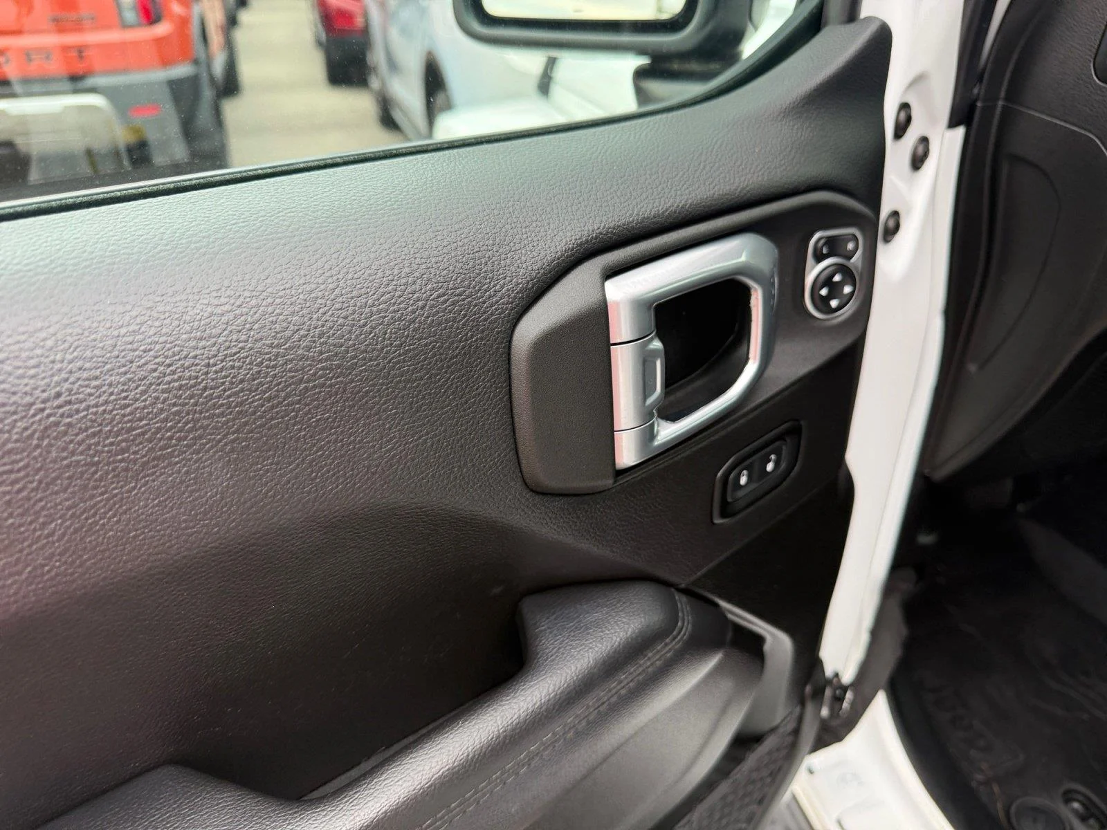 Used 2022 Bright White Clearcoat Jeep Unlimited Sahara Altitude image 12