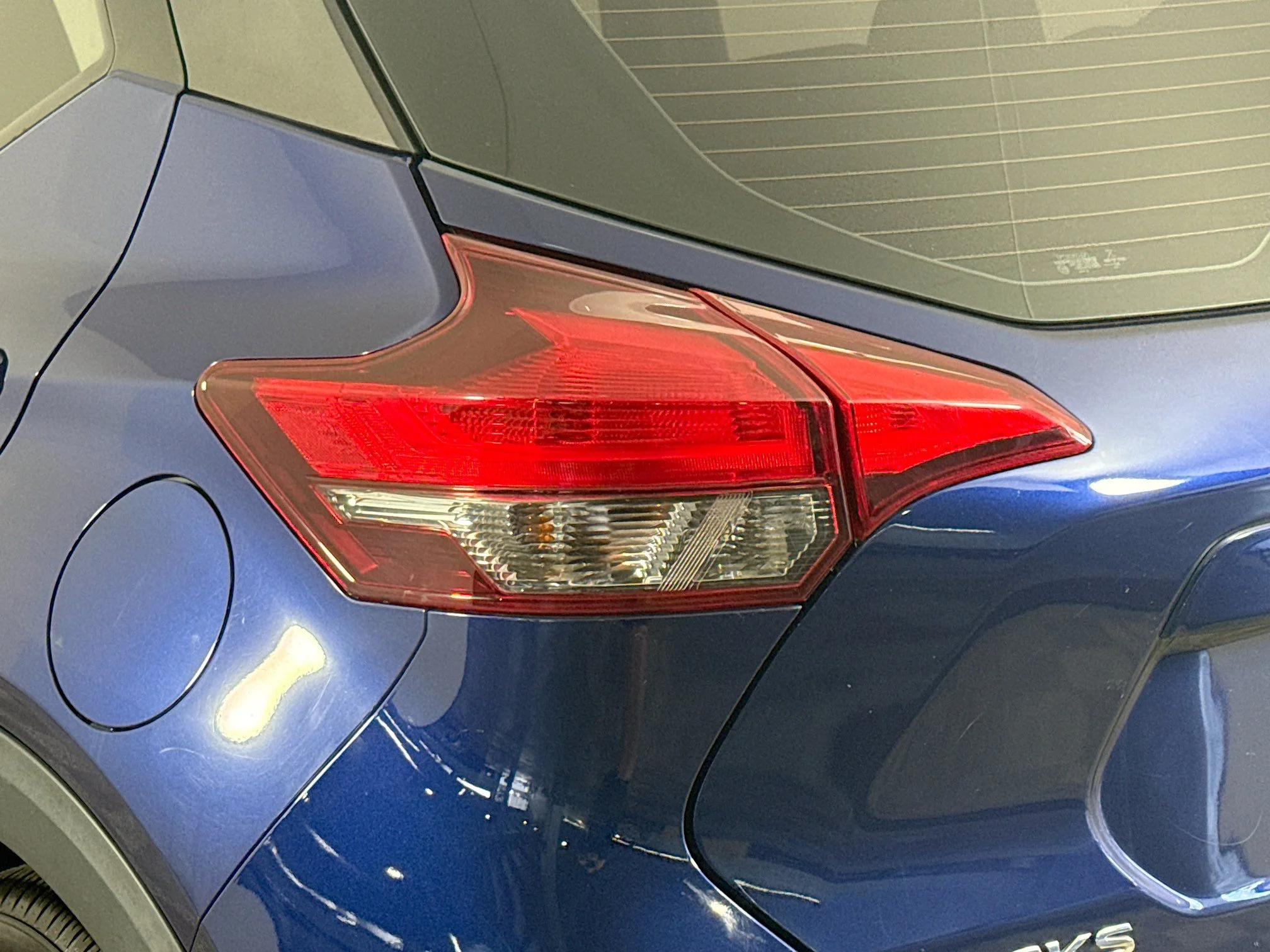 Used 2020 Deep Blue Pearl/Fresh Powder Nissan SV image 32