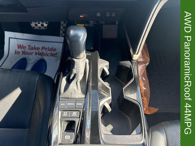 Certified Used 2025 Pearl Toyota XSE image 21