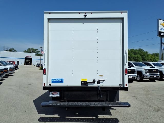 New 2025 Summit White Chevrolet 1WT image 5