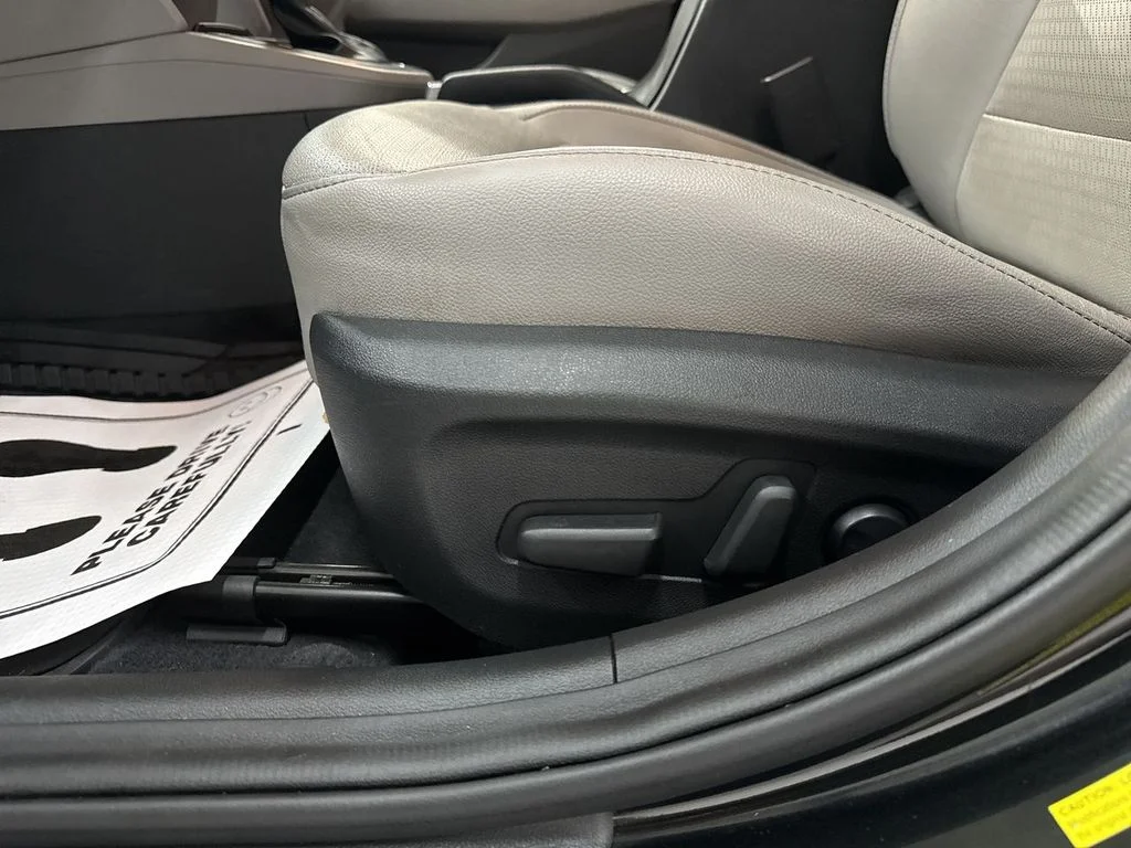 Used 2018 Phantom Black Hyundai Limited image 13