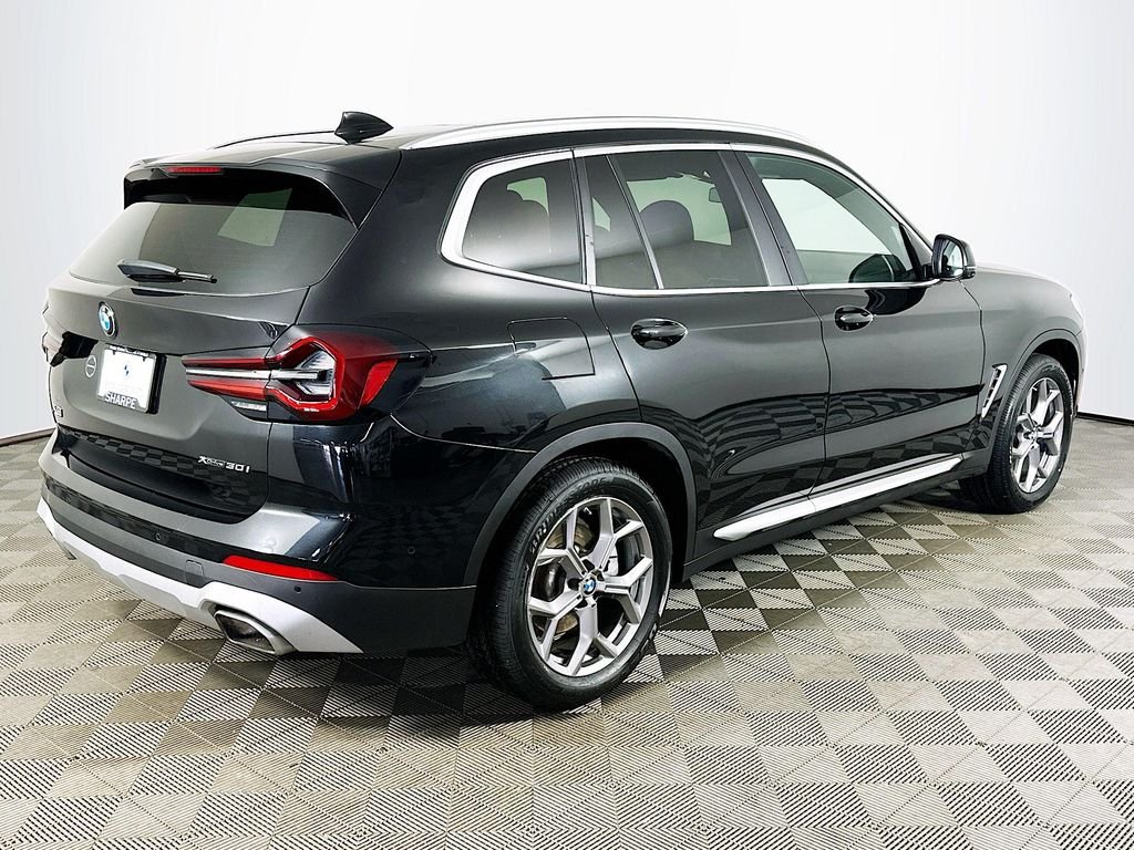 Used 2023 Black Sapphire Metallic BMW xDrive30i image 5