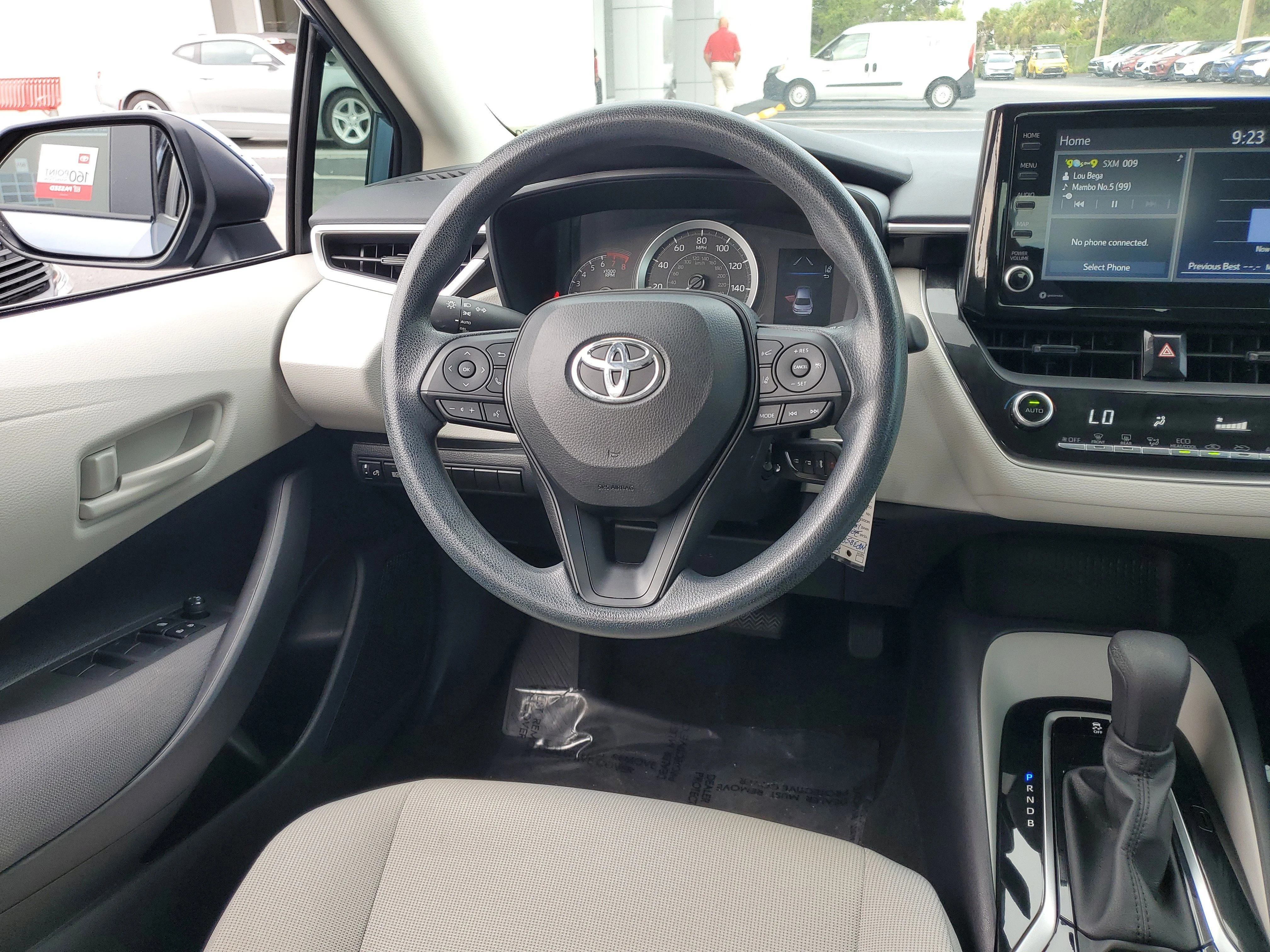 Used 2022  Toyota LE image 12