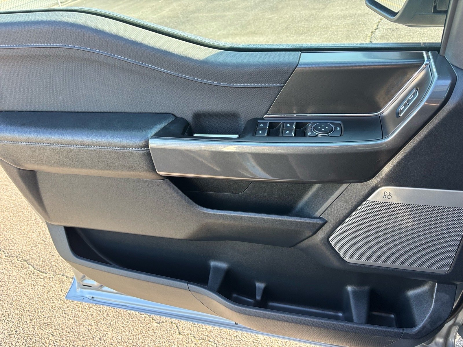 Used 2023 Iconic Silver Ford XLT image 7