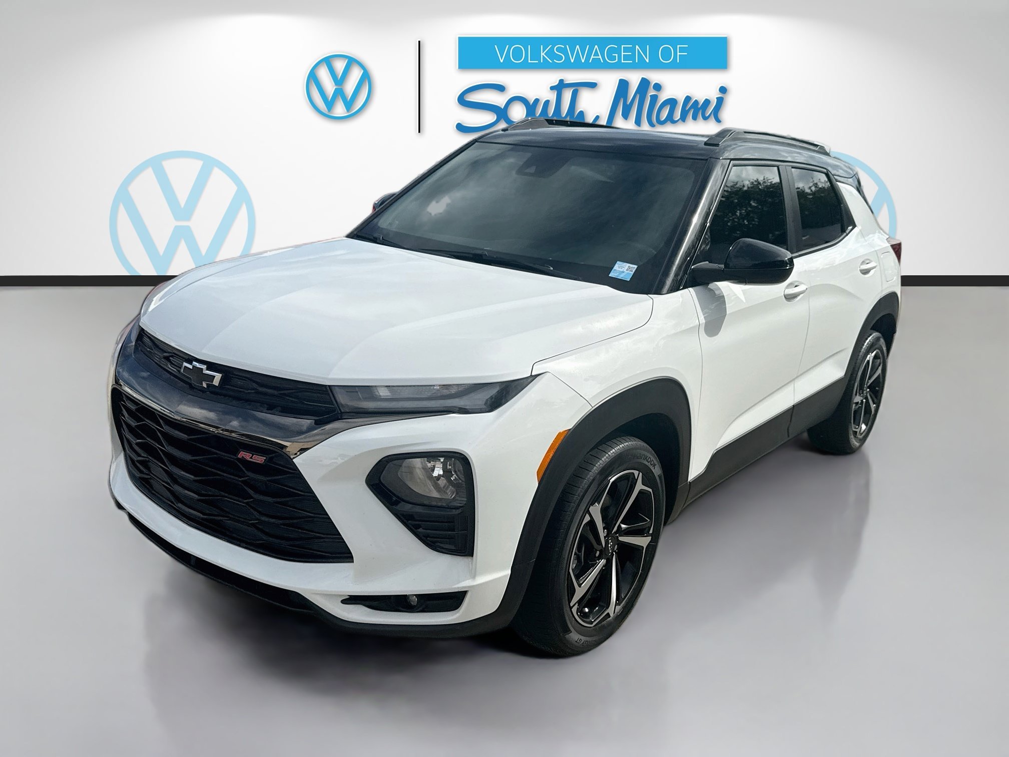 Used 2022 Summit White Chevrolet RS image 3