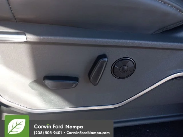 New 2026 Star White Metallic Tri-Coat Ford Platinum image 12