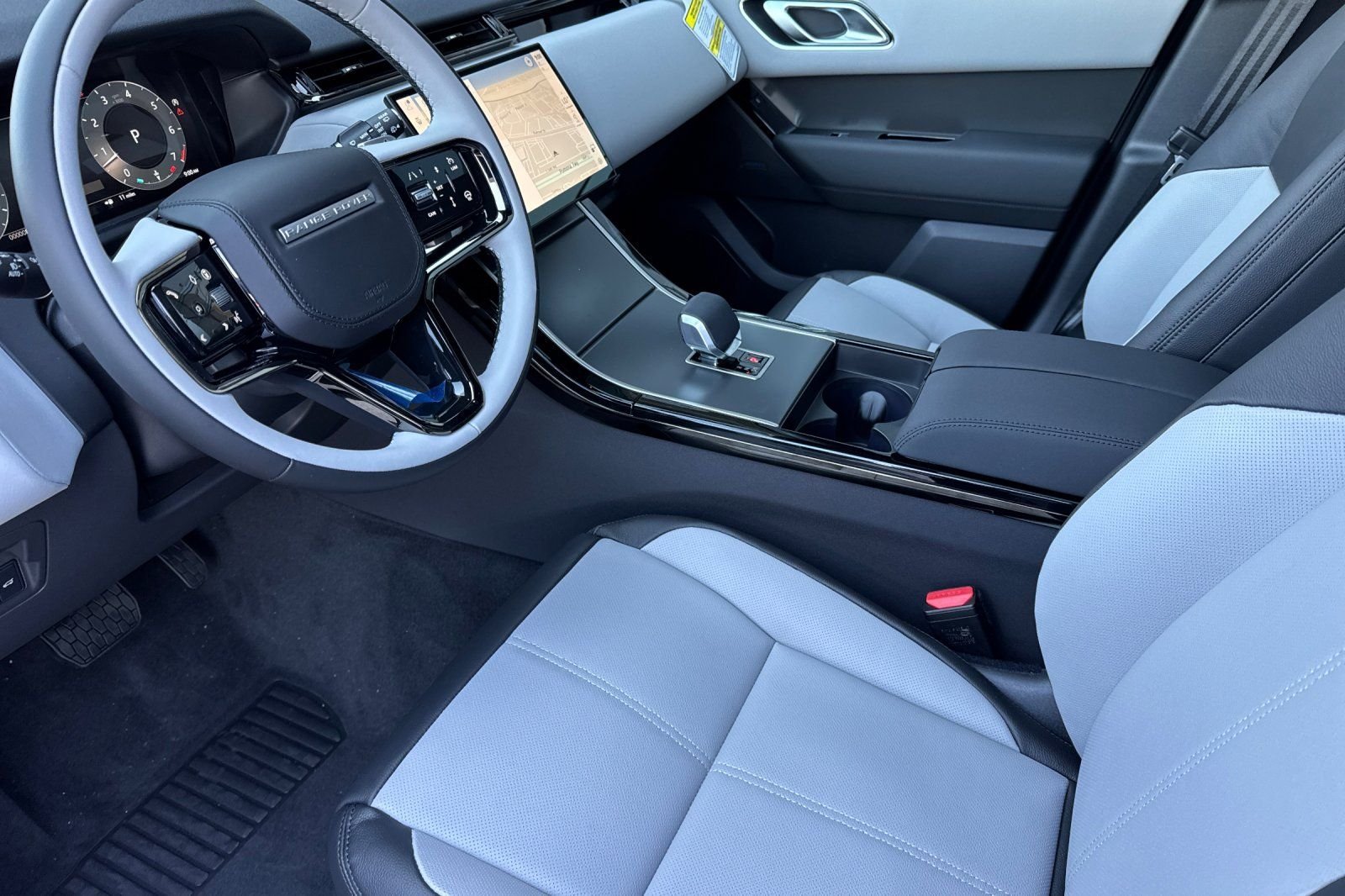 New 2026 Fuji White Land Rover S image 9