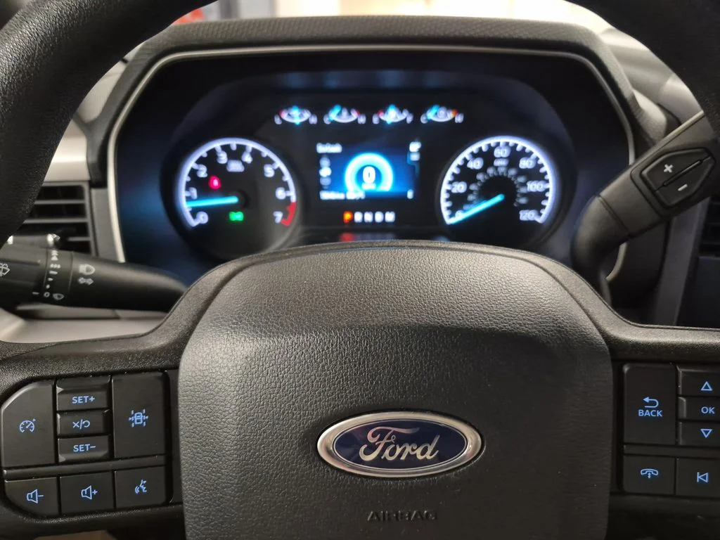 Certified Used 2023 Oxford White Ford XLT image 27