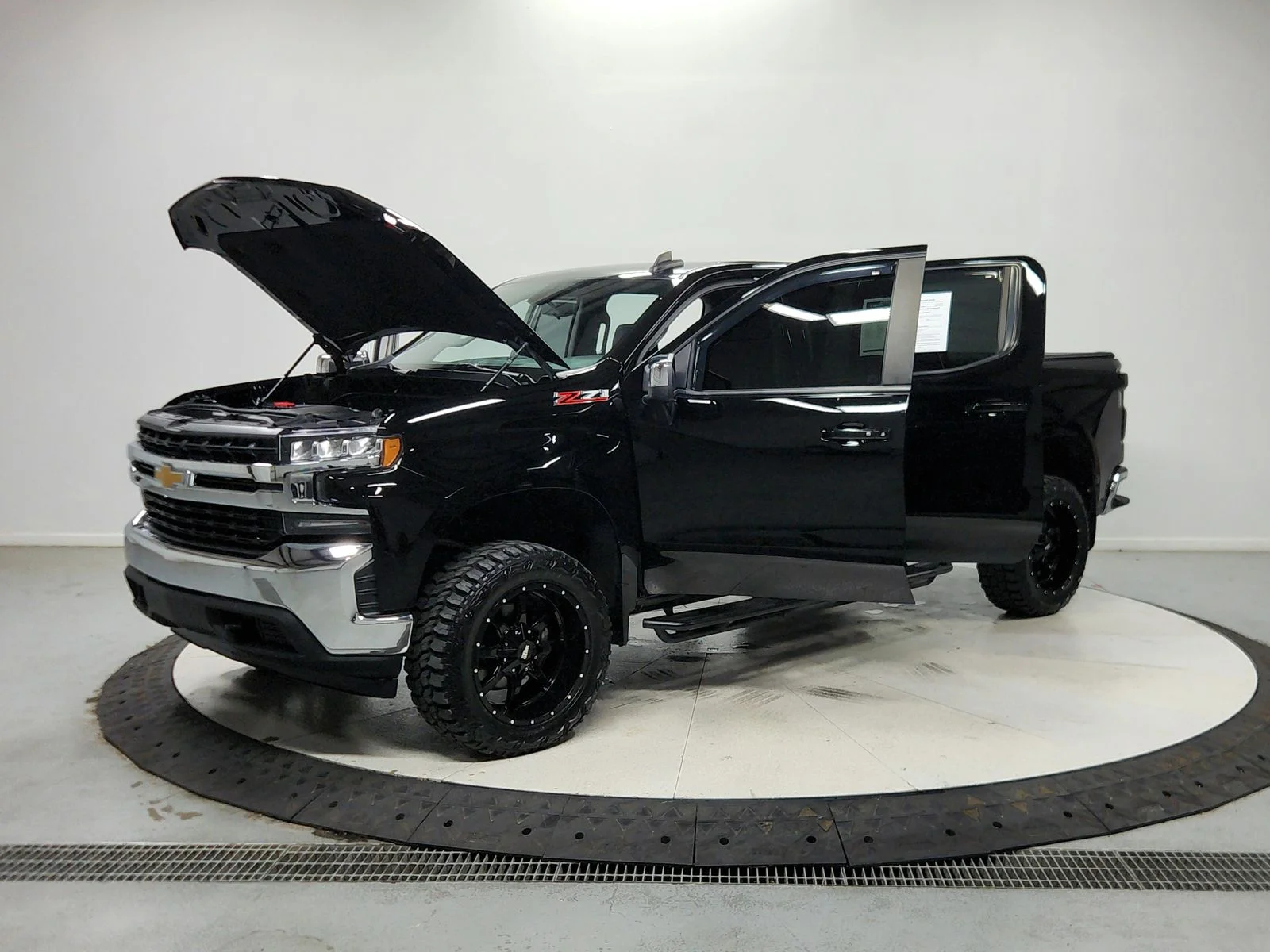 Used 2020 Black Chevrolet LT image 12