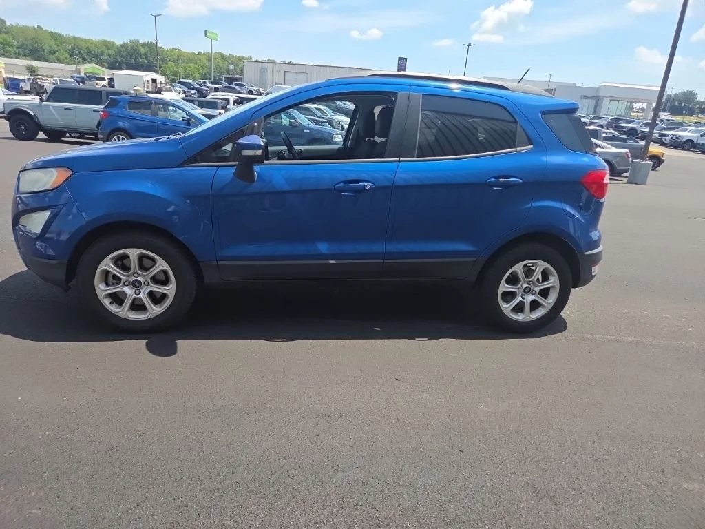 Used 2018 Blue Ford SE image 7